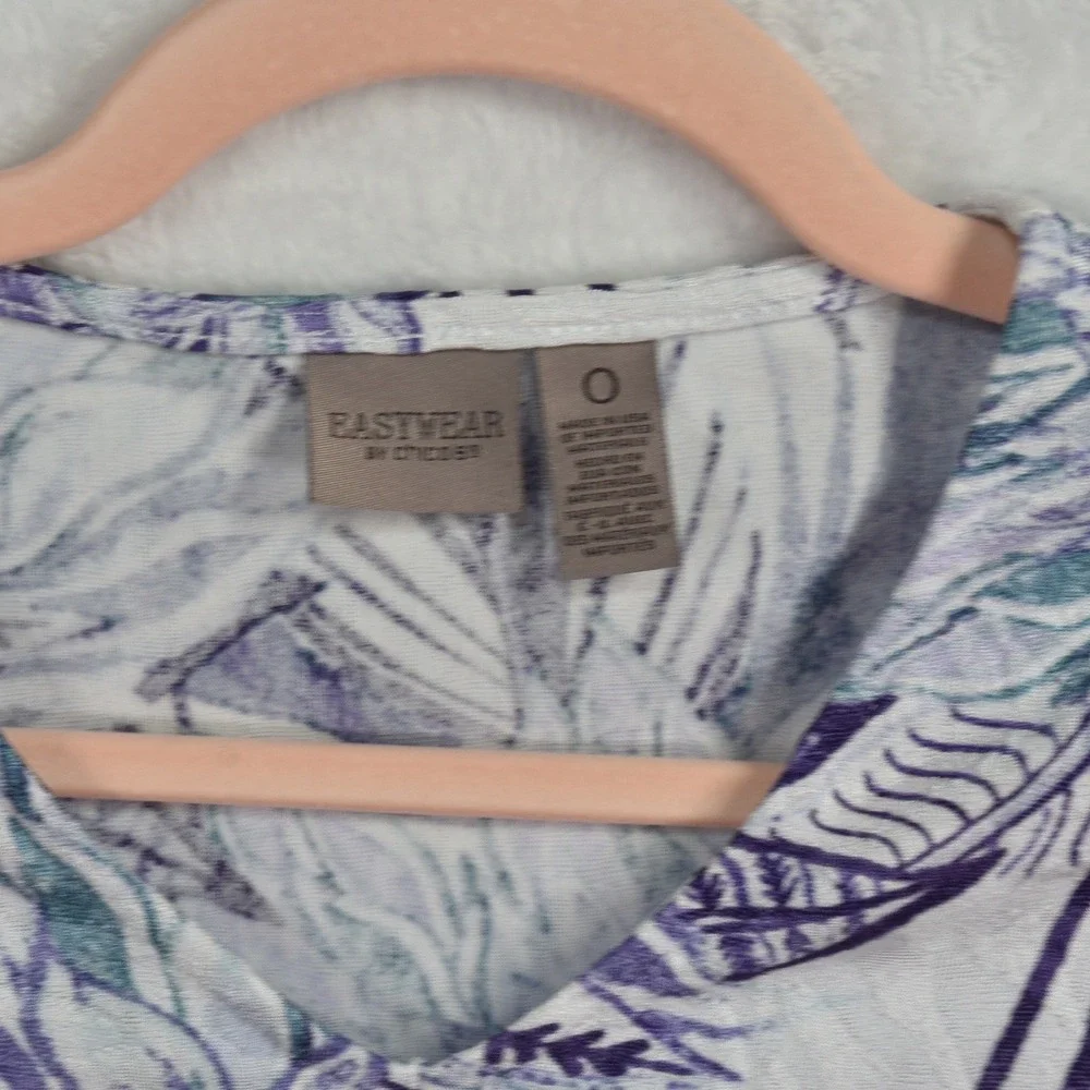 Chico's Easywear Top Women XS Chicos size 0  White Purple Floral Short Sleeve - Picture 2 of 7